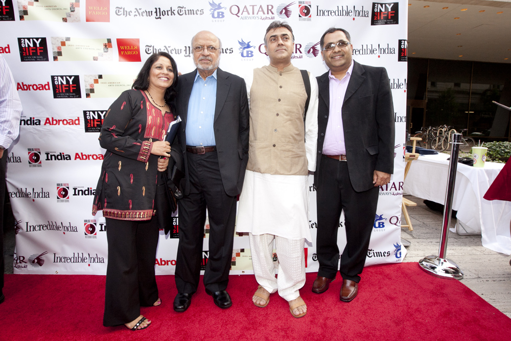Legendary Filmmaker Shyam Benegal & Actor Rajat Kapur on the Red Carpet at The Opening Night