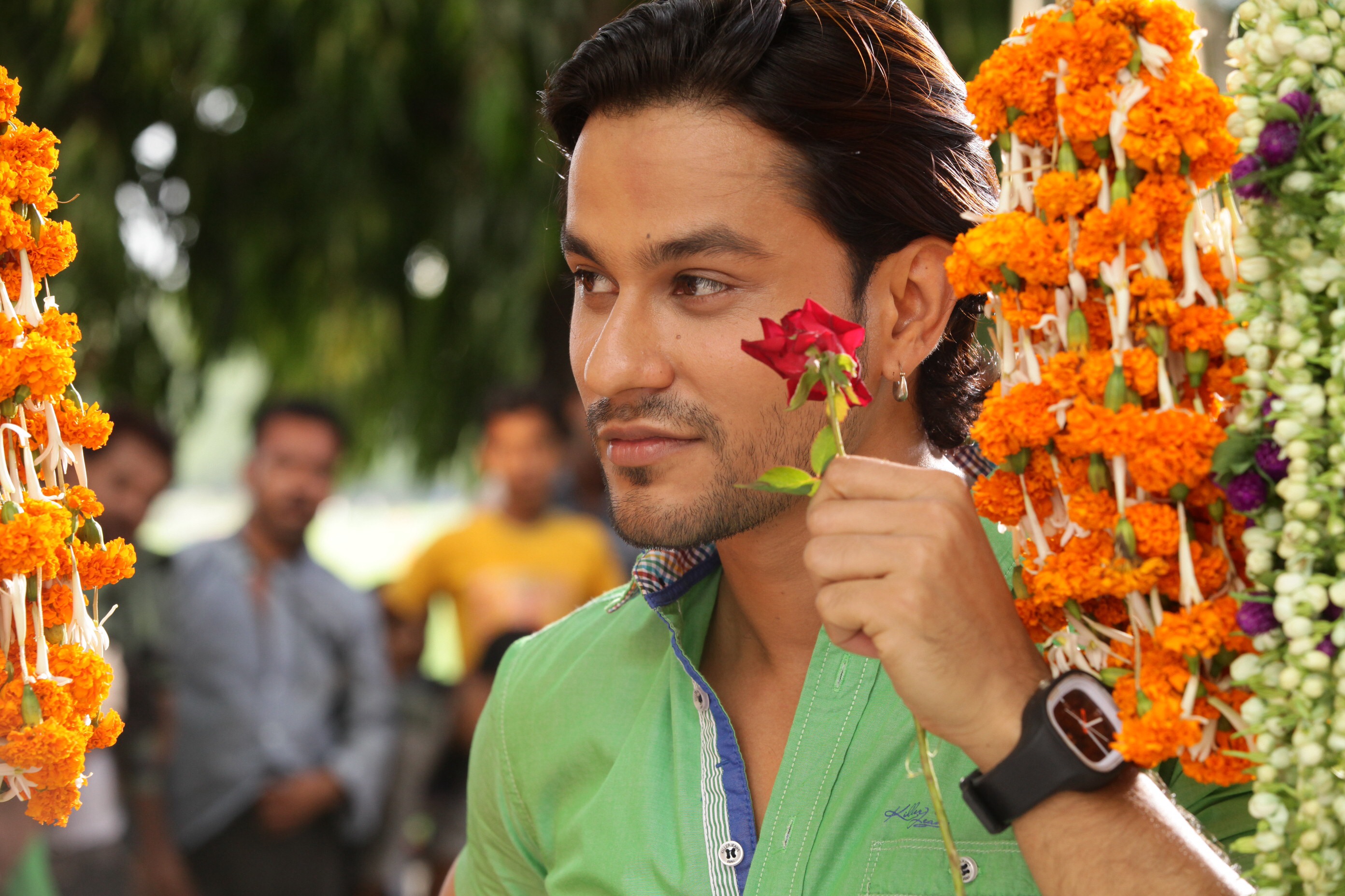 Guddu gets naughty with Desperate Housewives! picture