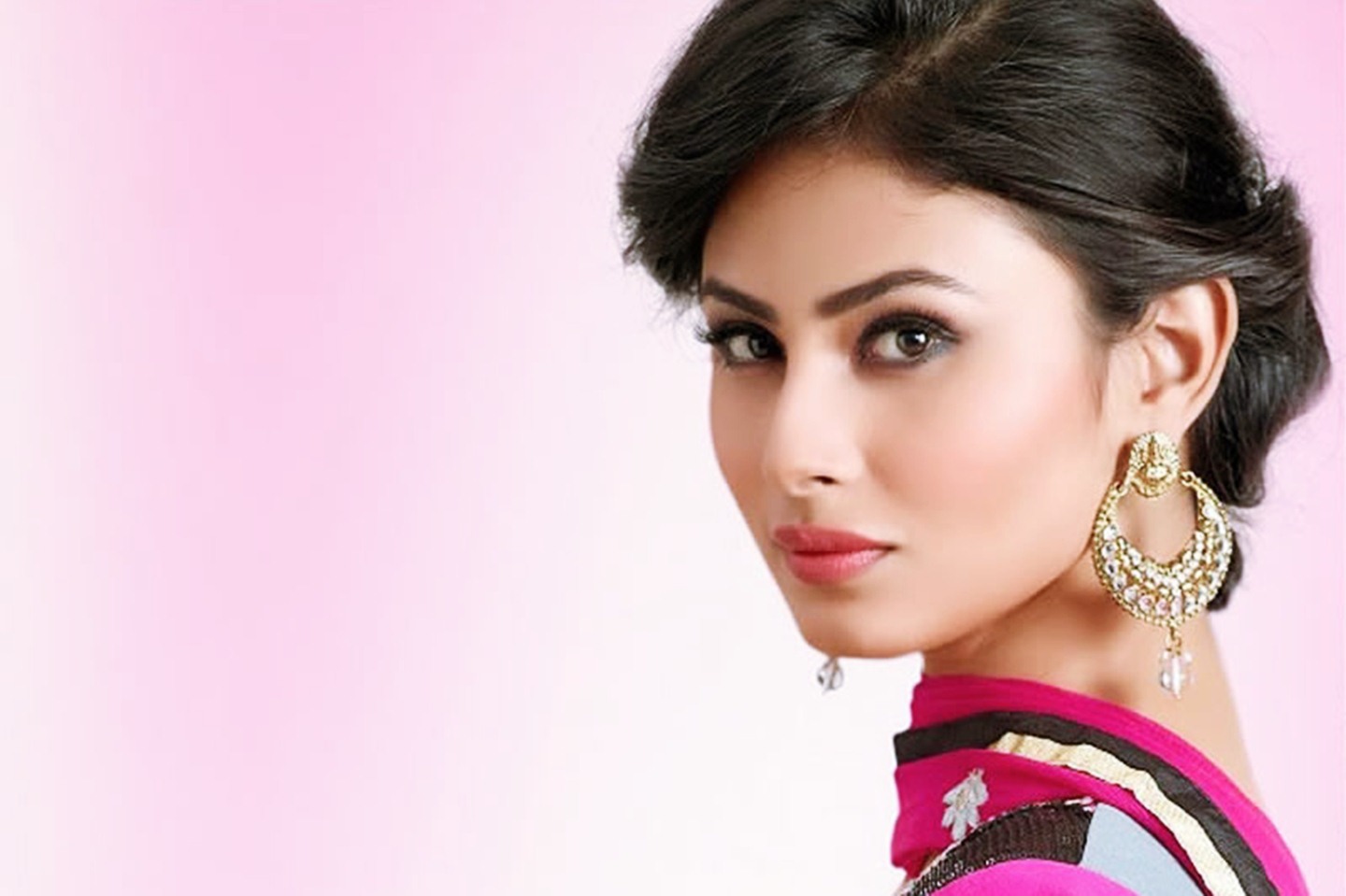 Mouni-Roy-Wallpaper-Hd-pics-photos-pictures-images-full-details