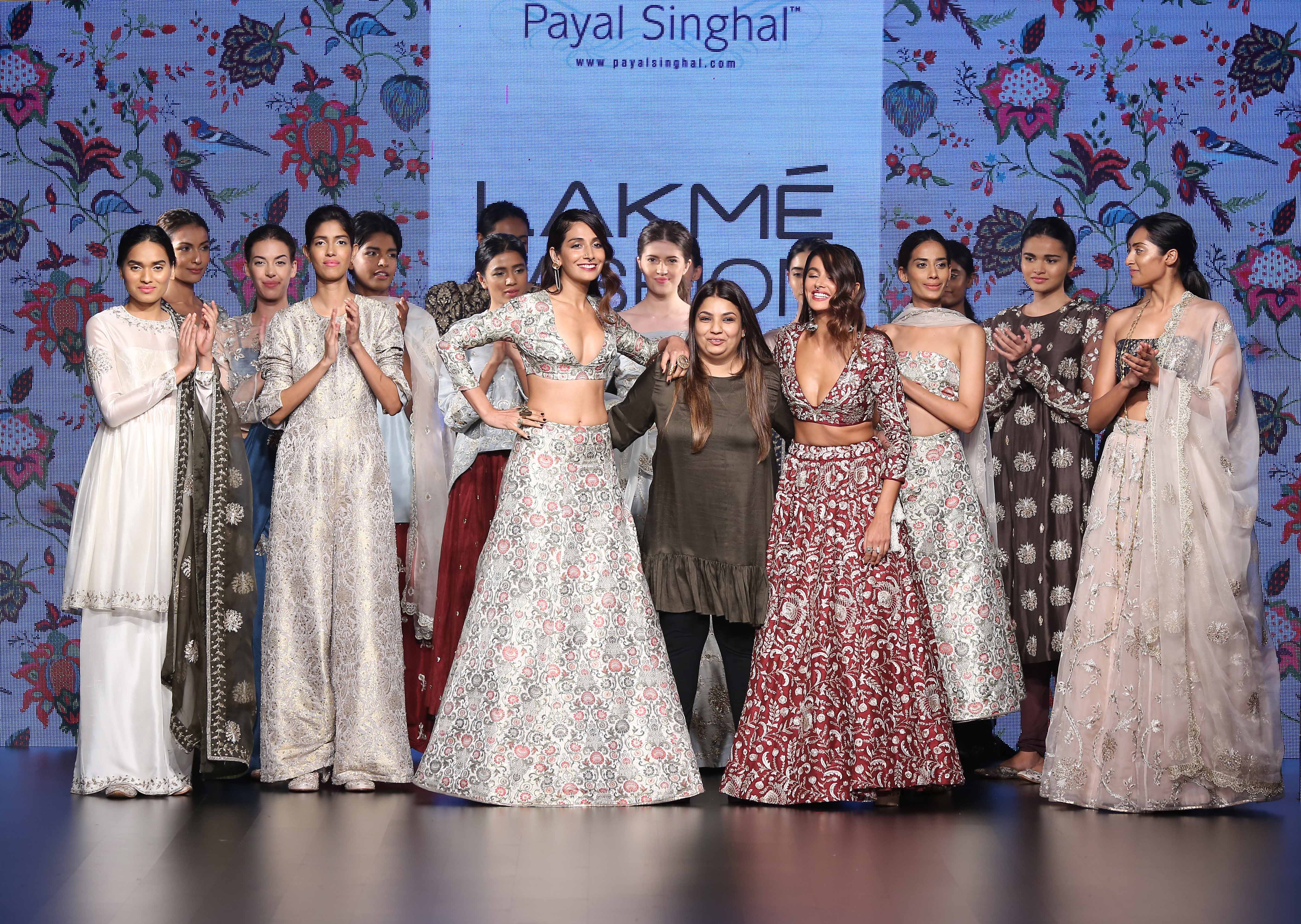 Payal Singhal with models at LFW SR 2016