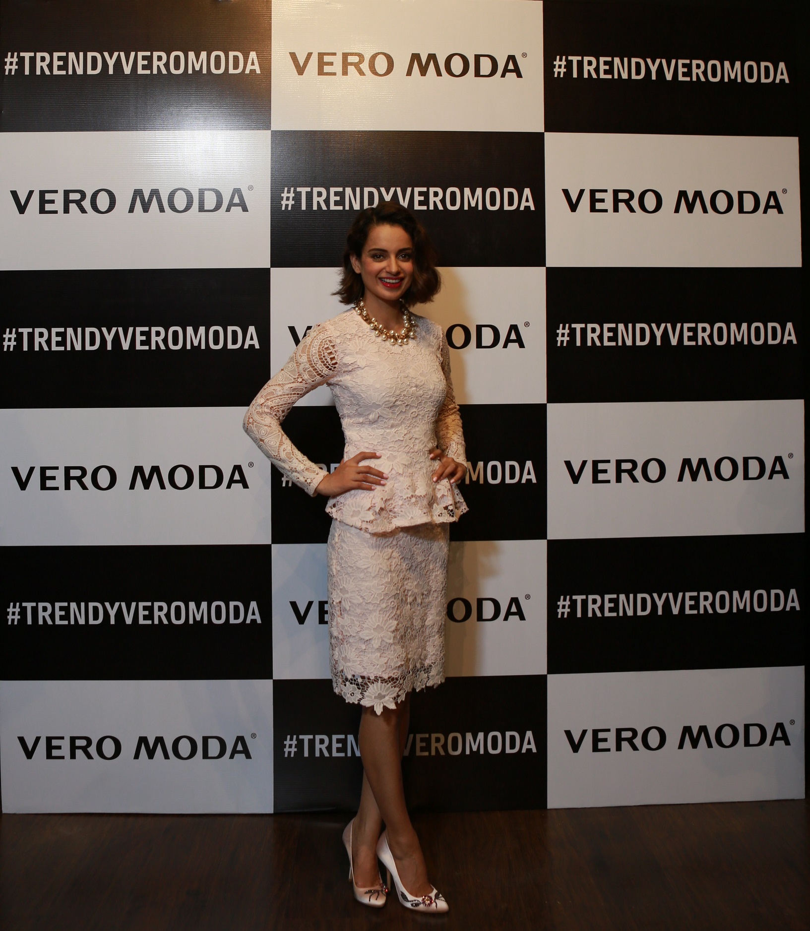 Kangana Ranaut at the launch of VERO MODA store at DLF Mall of India 1